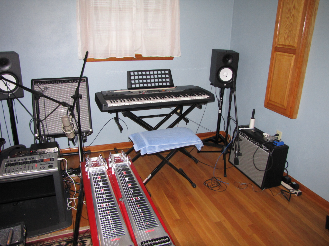 Home Recording Studio Based On Zoom R24